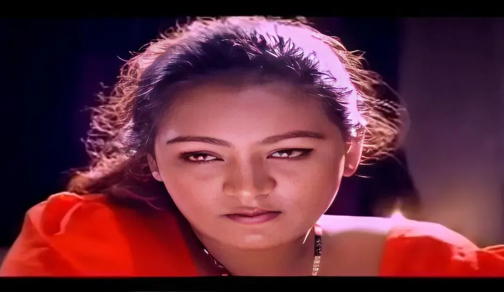 Malayalam Shakeela Aunty Seduce Sleeping Boy Video