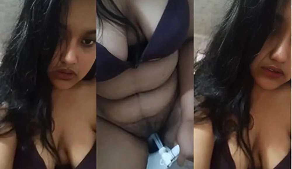 Sexy Indian Girl Shows Her Pussy