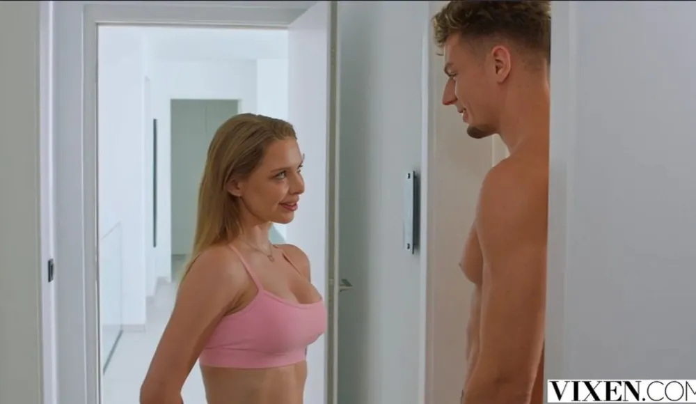 Flexible Blonde Gets Stretched Out Vixen Alexa Martens