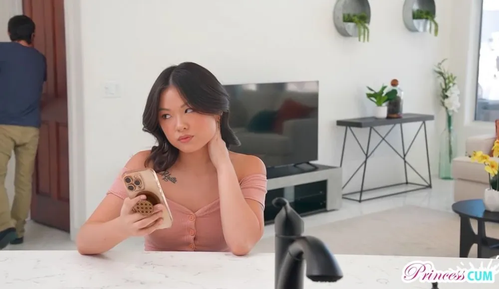 Lulu Chu - Everyone At School Recognized My Pussy - S13-E7