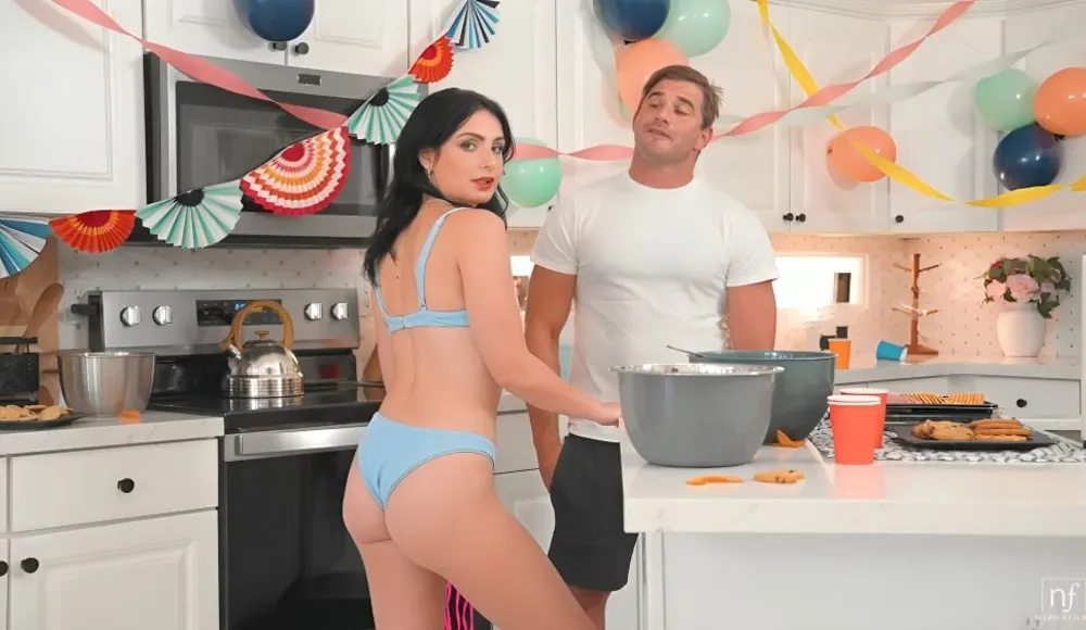 [NubileFilms] Evie Christian - An Old Spark Ignites - S49e28