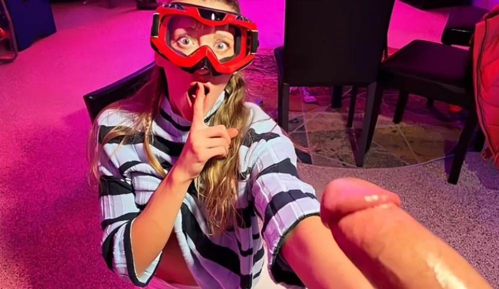 [Mofos] Addison Vodka - Apres Skeet