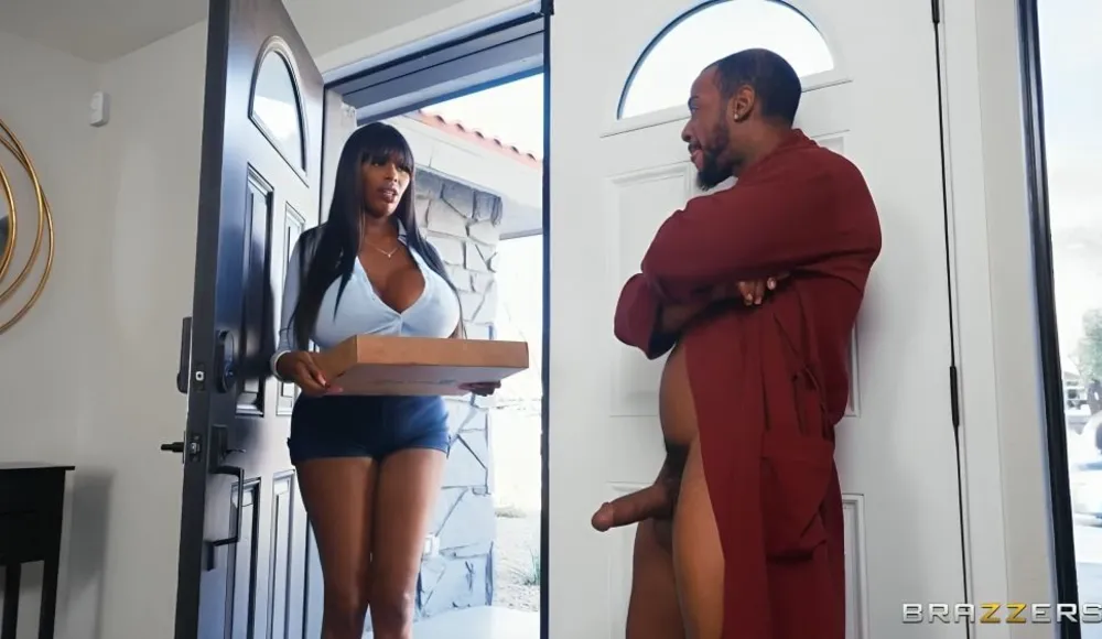 [Brazzers] Lia Lovely - Milf Delivery