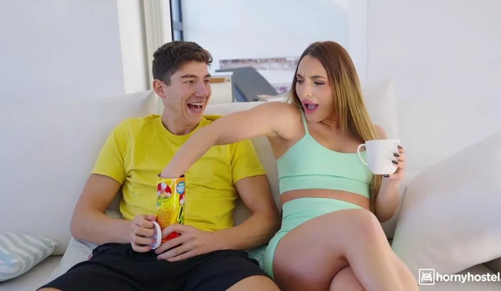 [HornyHostel] Sara Diamante - Prankster Scores Roomie Pussy