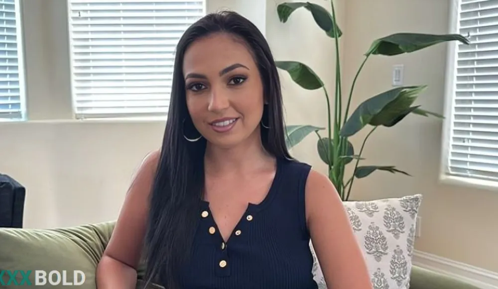 [MommyJOI] Mira Luv - Come Get Some Of Stepmommy's Pussy