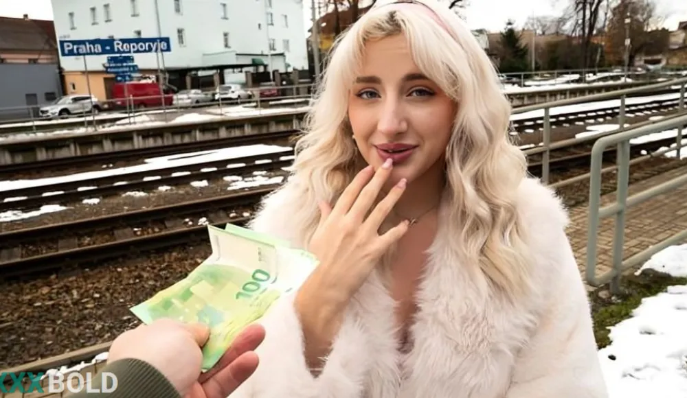 [PublicAgent] Sunflower Doll - Pretty British Blonde Facial