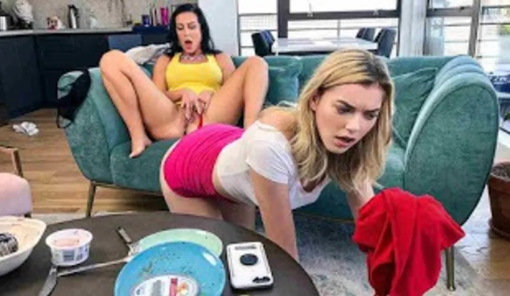 Texas Patti and Anny Clean Up - DayWithAPornstar.20.05.24.Anny.Aurora