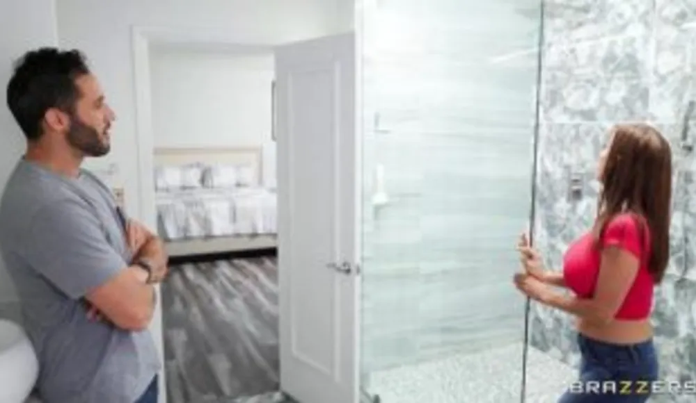 Cheeky Guy Damon Dice Spying On His Stepmom Alexis Fawx In The Shower