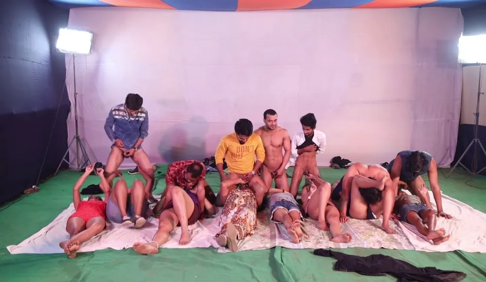 Nude World – Vchat Exclusive Indian Gangbang