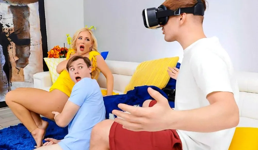 Pumped For VR!!! - BrazzersExxtra - Savannah Bond