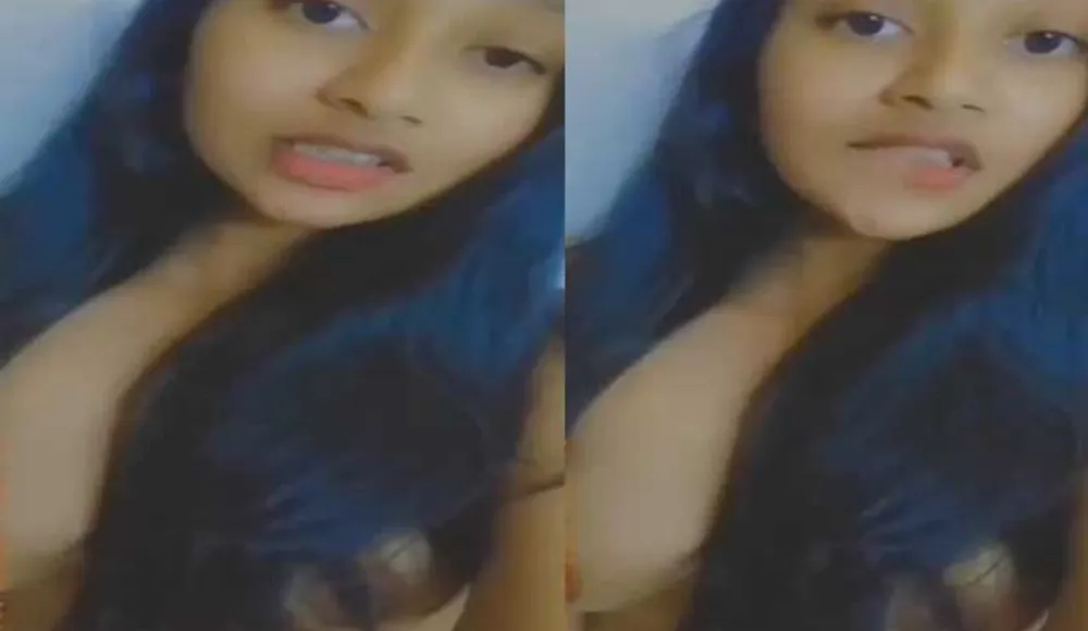 Cute Horny College Girl Nude Pussy Fingering