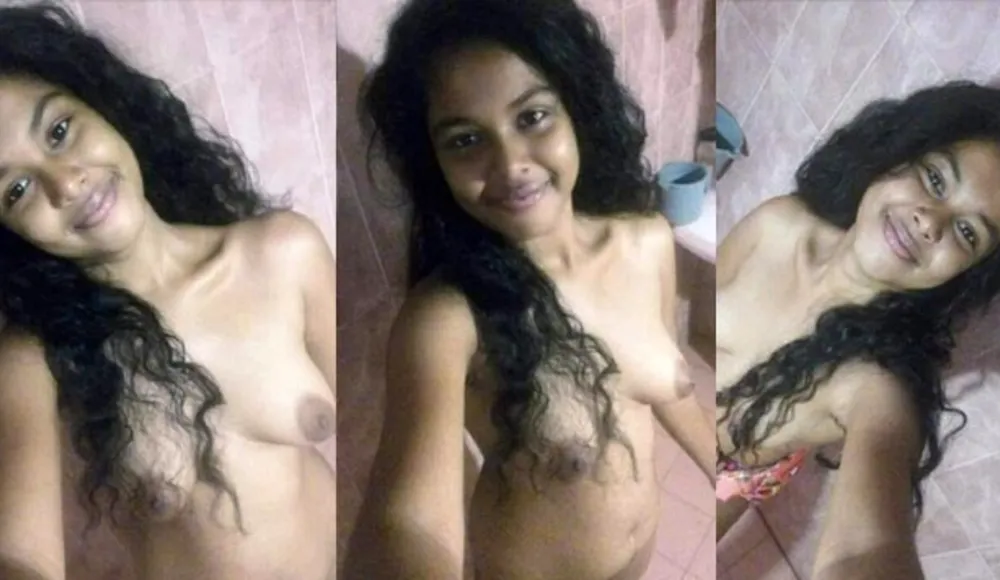 Extremely Cute Young Babe Showing Boobs Fingering Pussy 6 Video’s