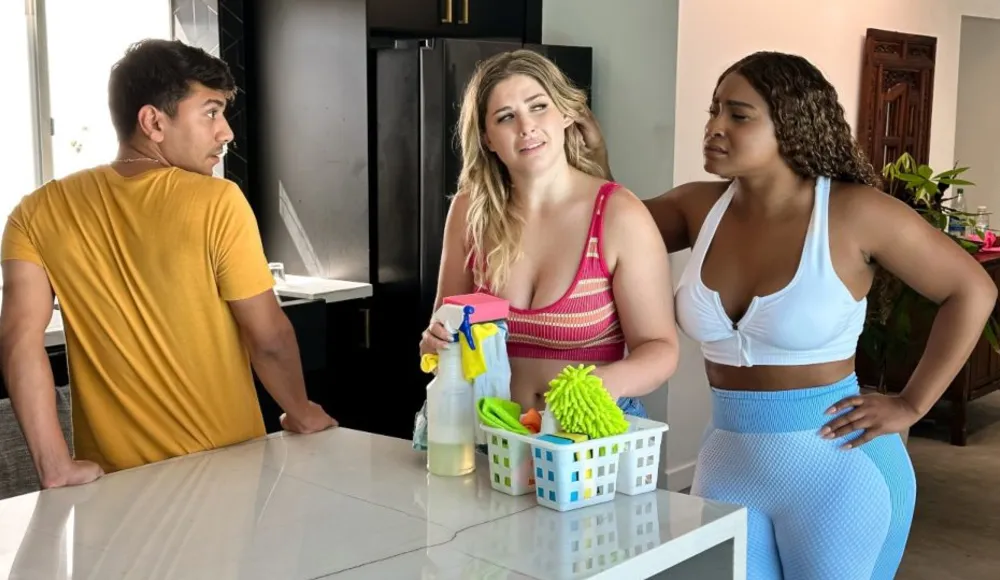 MILF Makes College Shower Threesome - [MomsBangTeens] Riley Reign, Ny Ny Lew