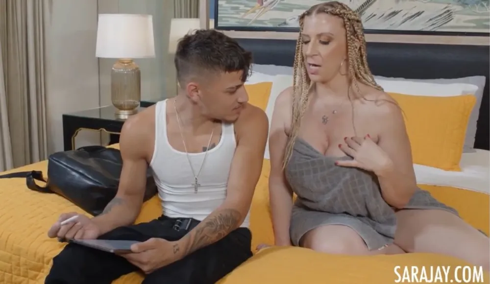 With Youngster Taboo Artist - Sara Jay - Busty Seduce